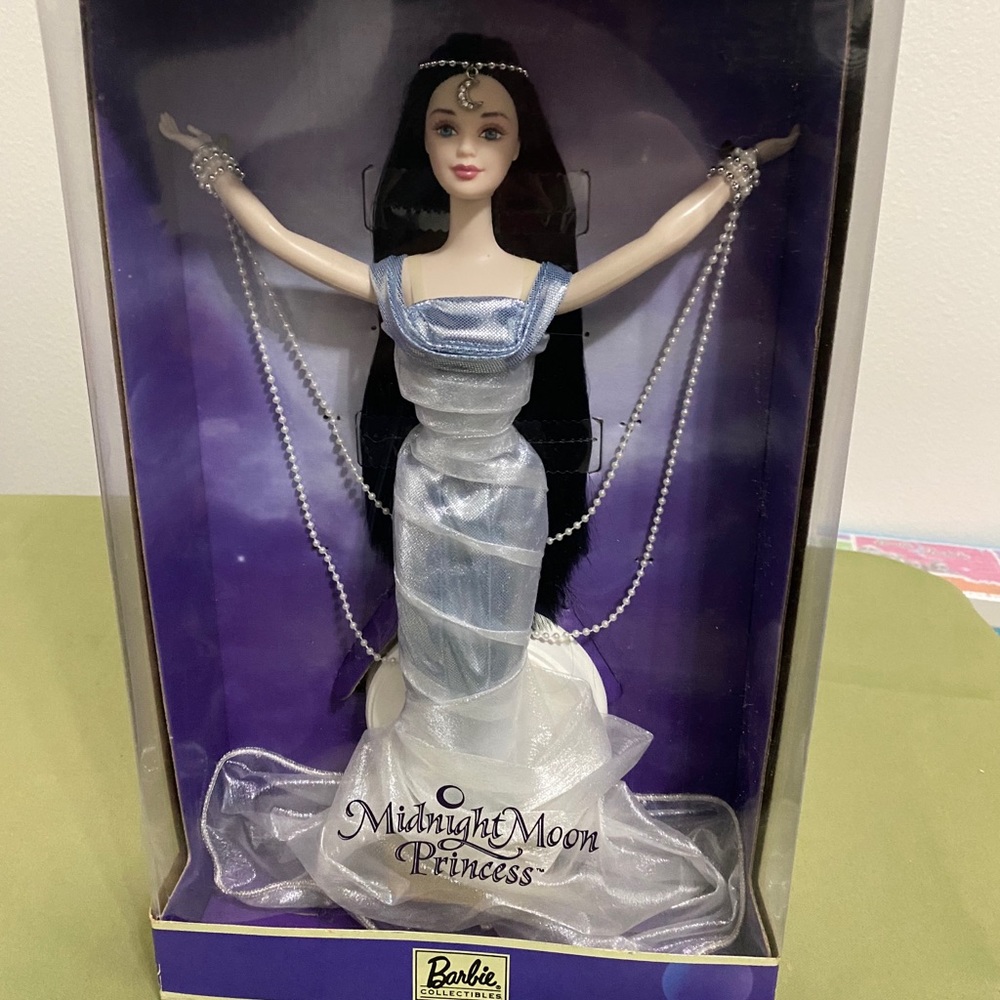 Midnight Moon Princess Barbie (2000)